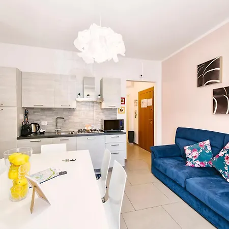 Rosa Tea Castelvecchio * Verona