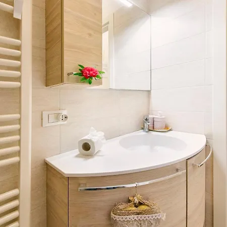 Rosa Tea Castelvecchio