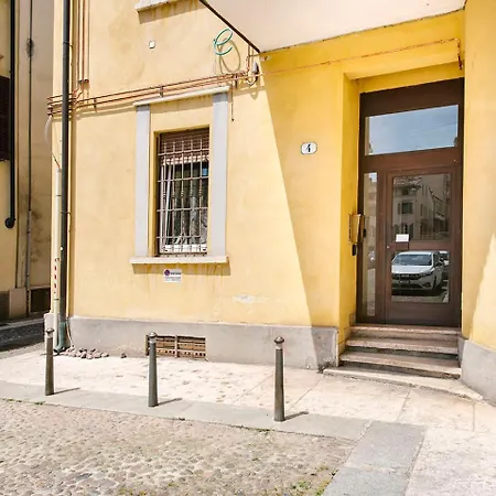 Rosa Tea Castelvecchio *