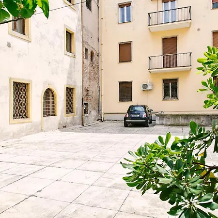 Rosa Tea Castelvecchio Lejlighed Verona